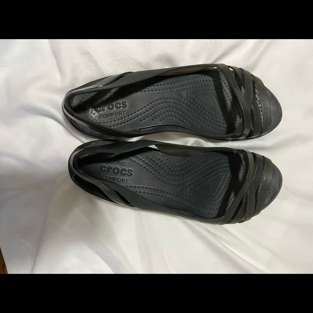 CROCS sandals. Women size 10 flats.